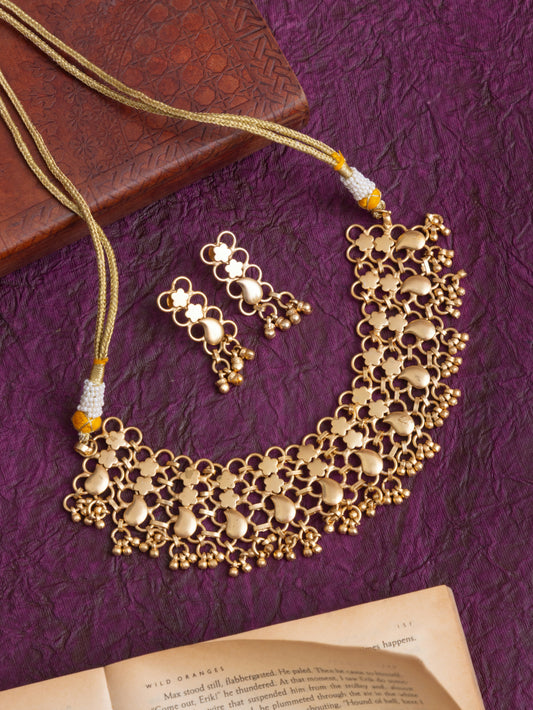 Chittai gold choker