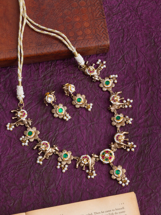 Pachi kundan nandi gold choker