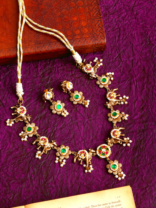 Amita Pachi kundan nandi gold choker