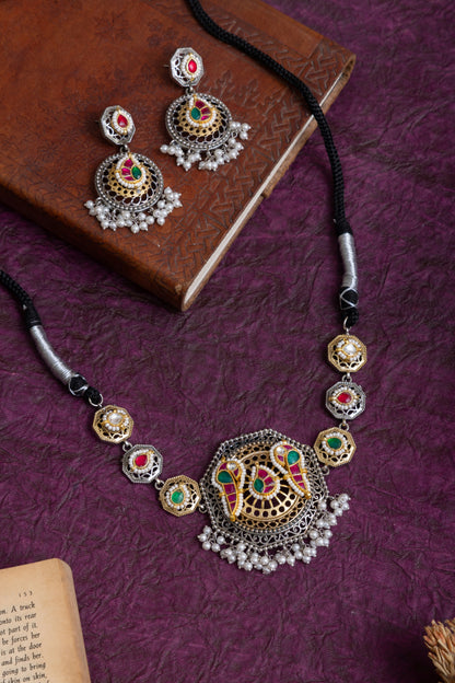 Mughal two tone fusion pachi kundan choker with earrings