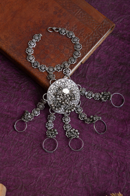 Jamku antique silver hathphool/ pocho