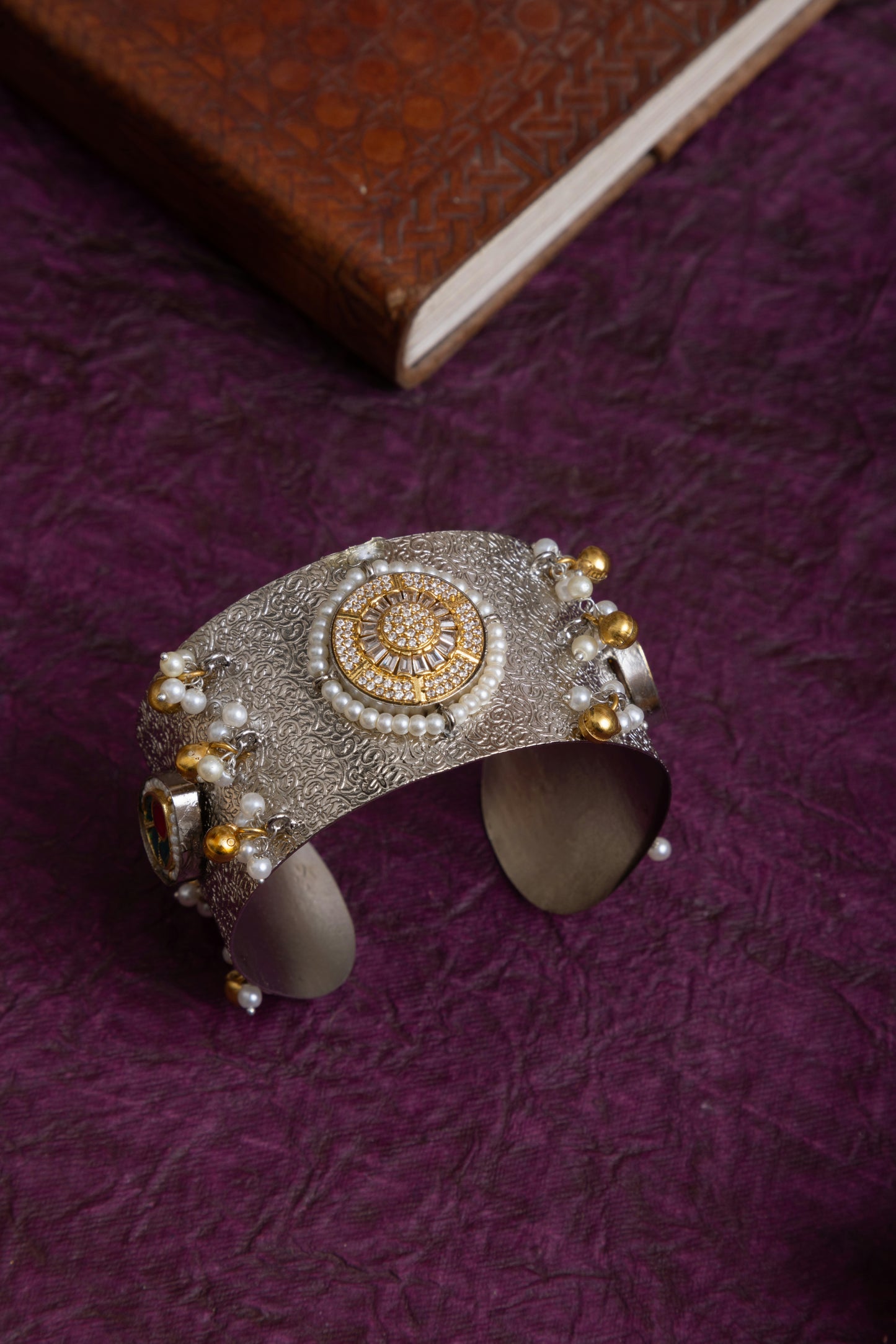 Sabina fusion two tone adjustable handcuff