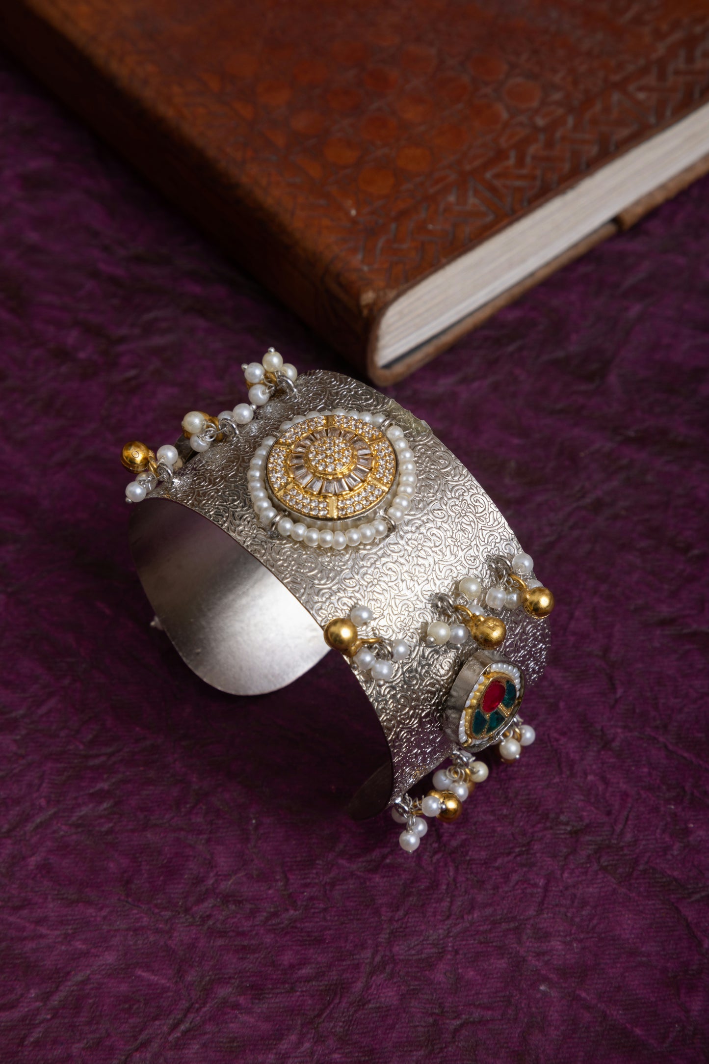 Sabina fusion two tone adjustable handcuff