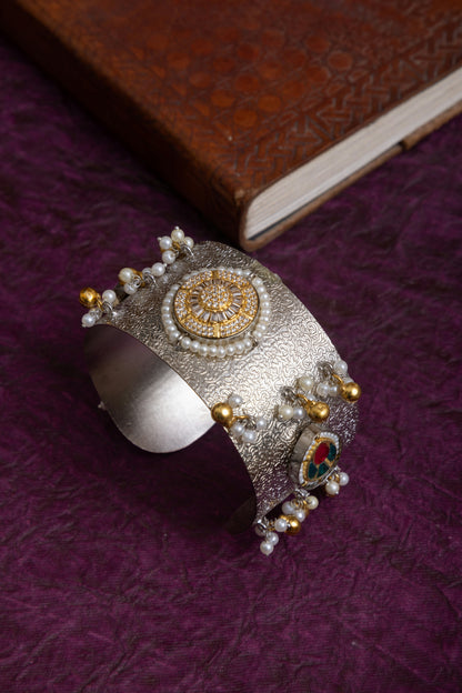 Sabina fusion two tone adjustable handcuff