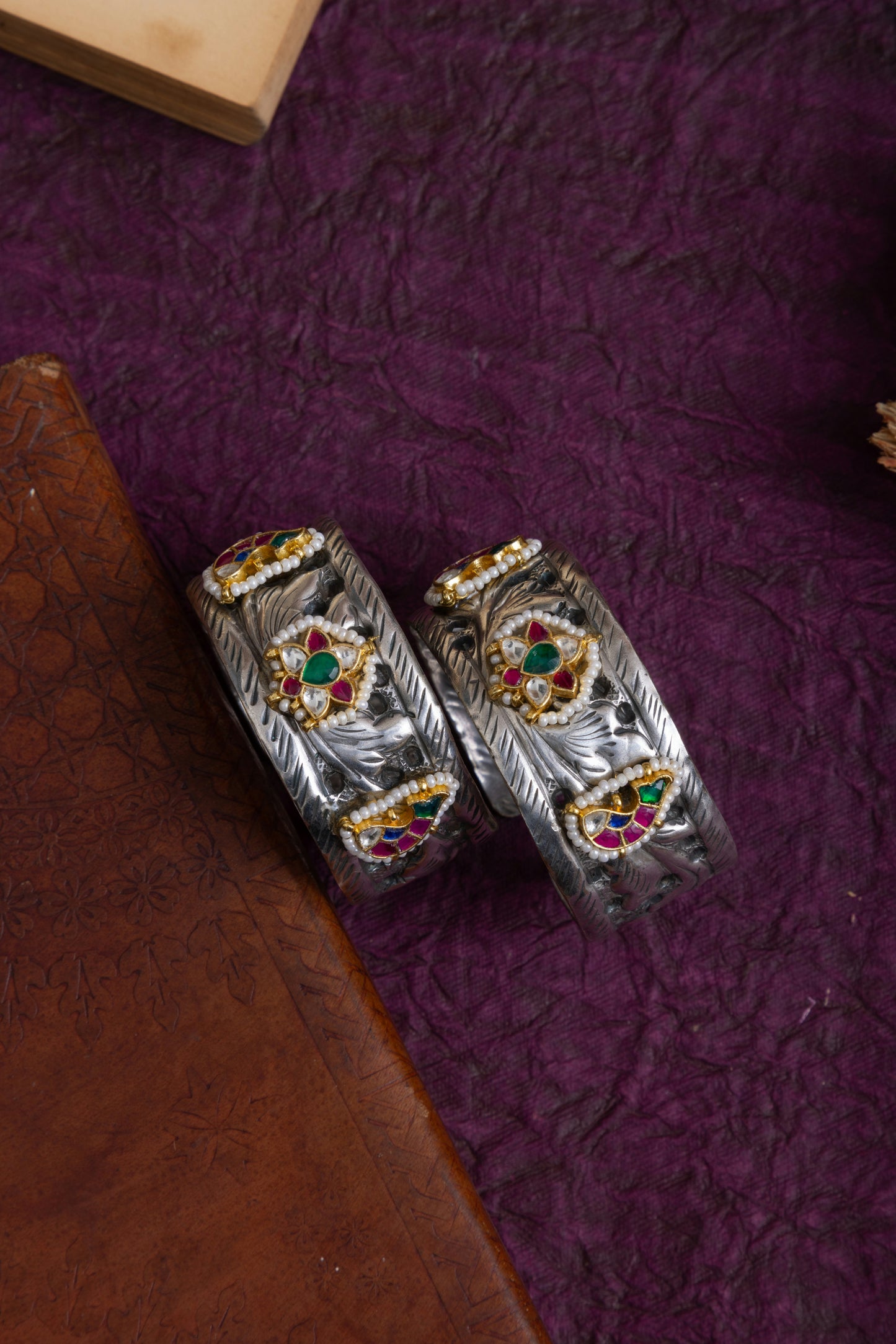 Preethi antique fusion pachi kundan handcuff