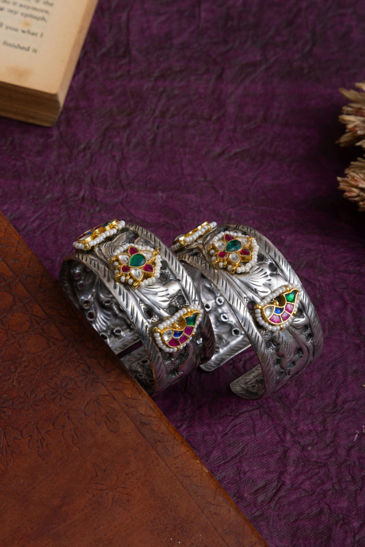 Preethi antique fusion pachi kundan handcuff