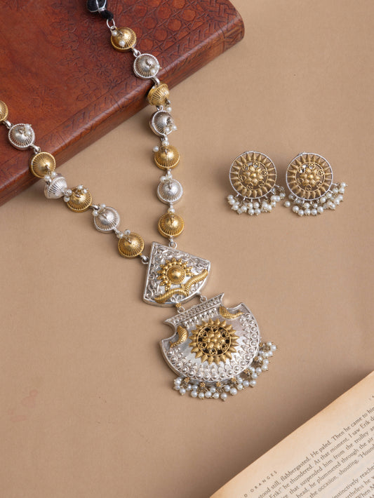 Dual tone fusion necklace