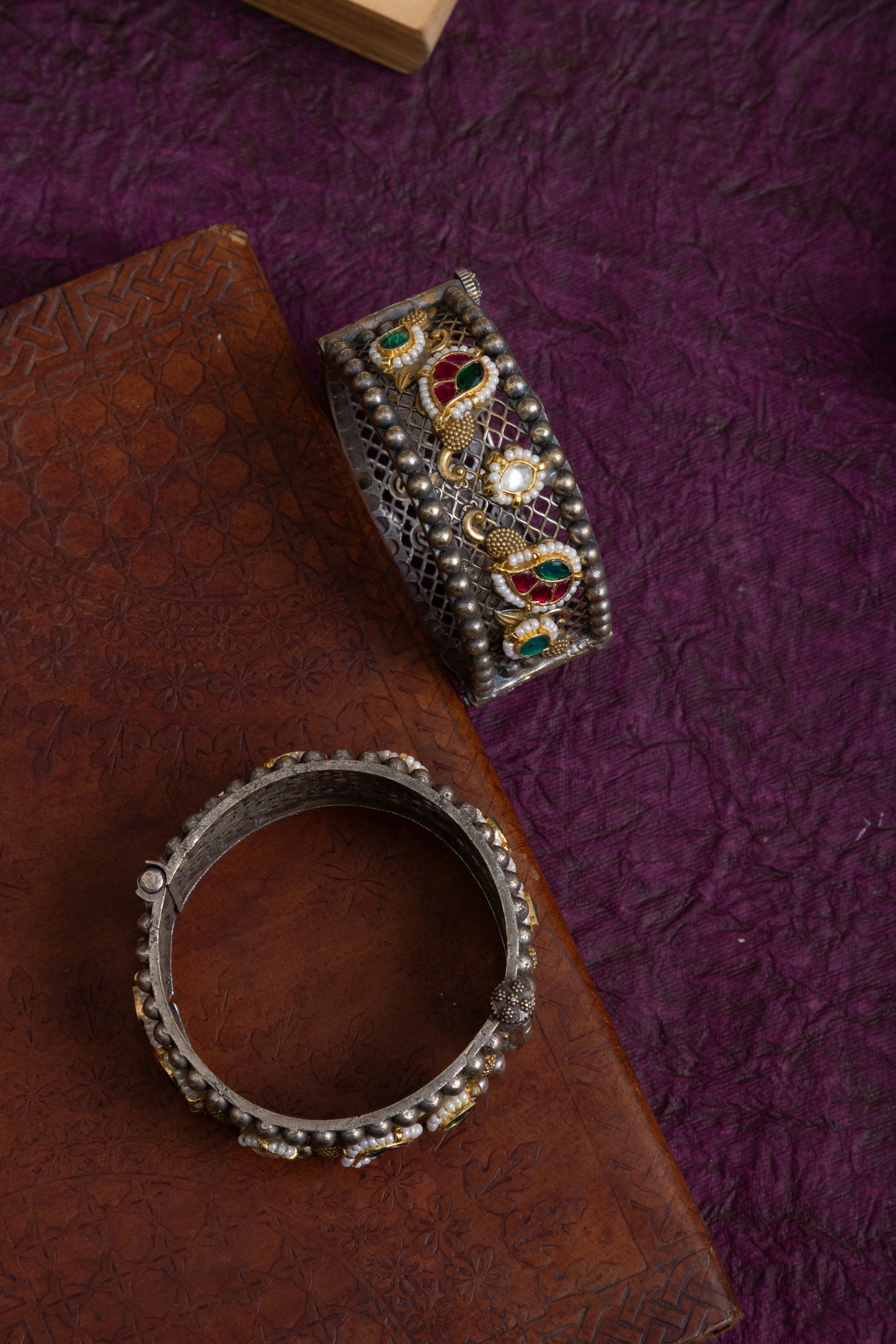 Ramya fusion two tone pachi kundan large size kada