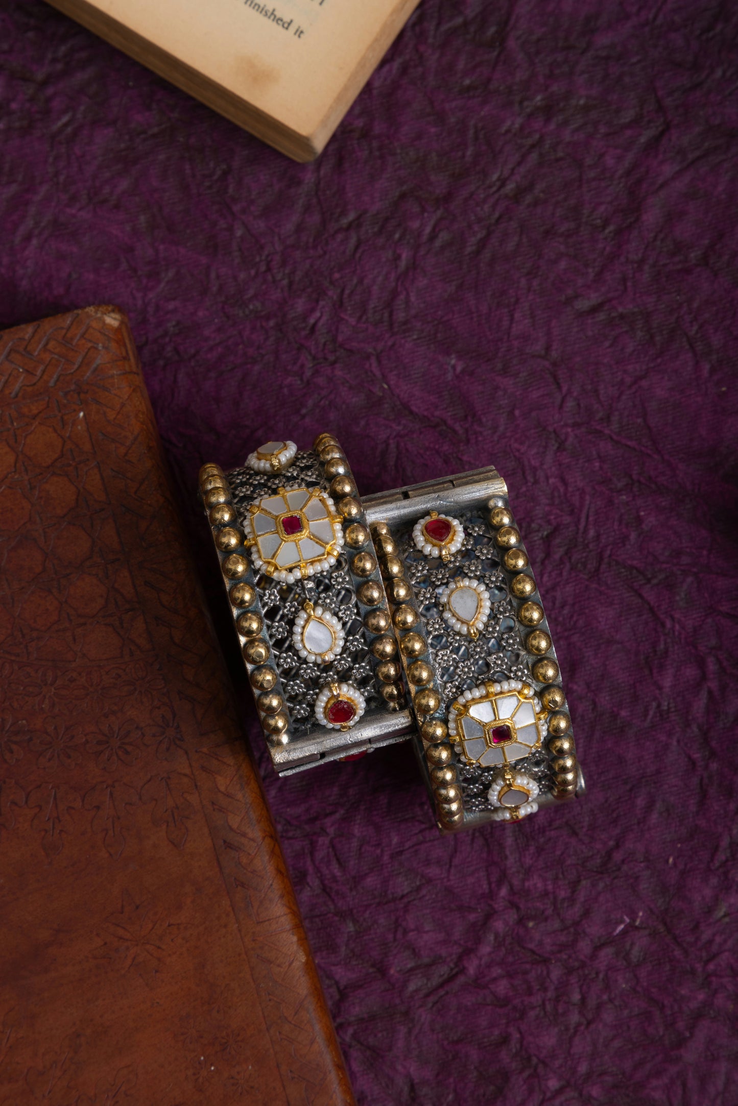 Erica two tone fusion pachi kundan kada