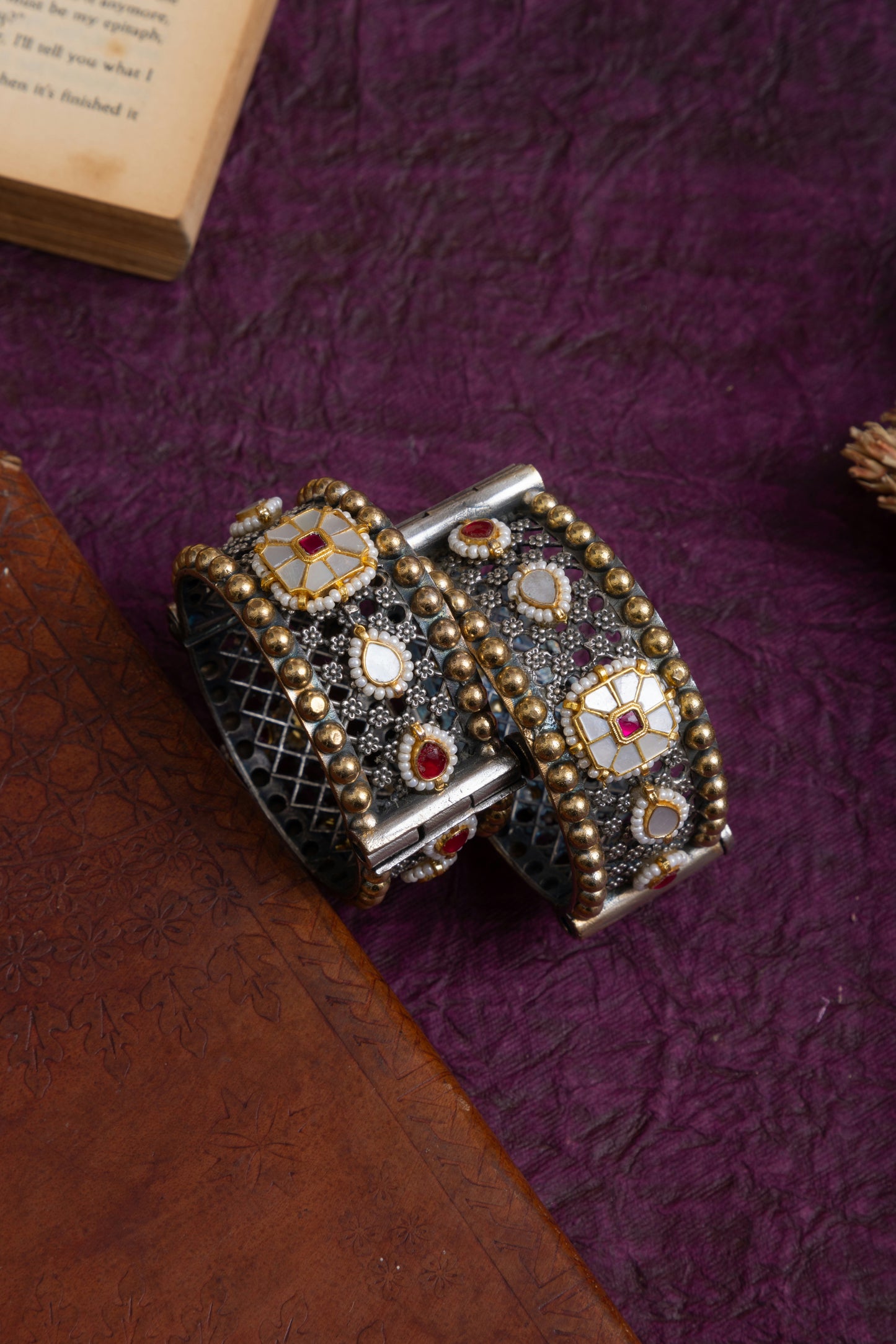 Erica two tone fusion pachi kundan kada