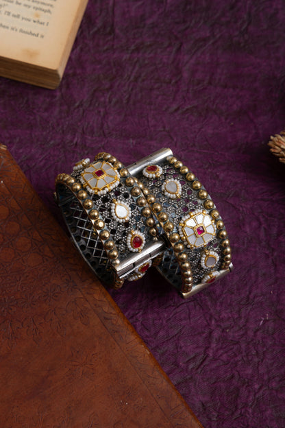 Erica two tone fusion pachi kundan kada