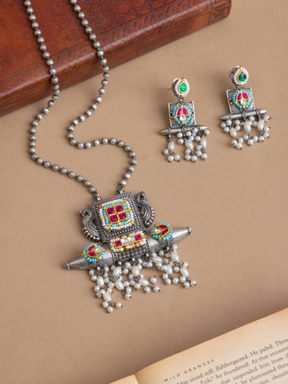 Elisha Pachi kundan necklace