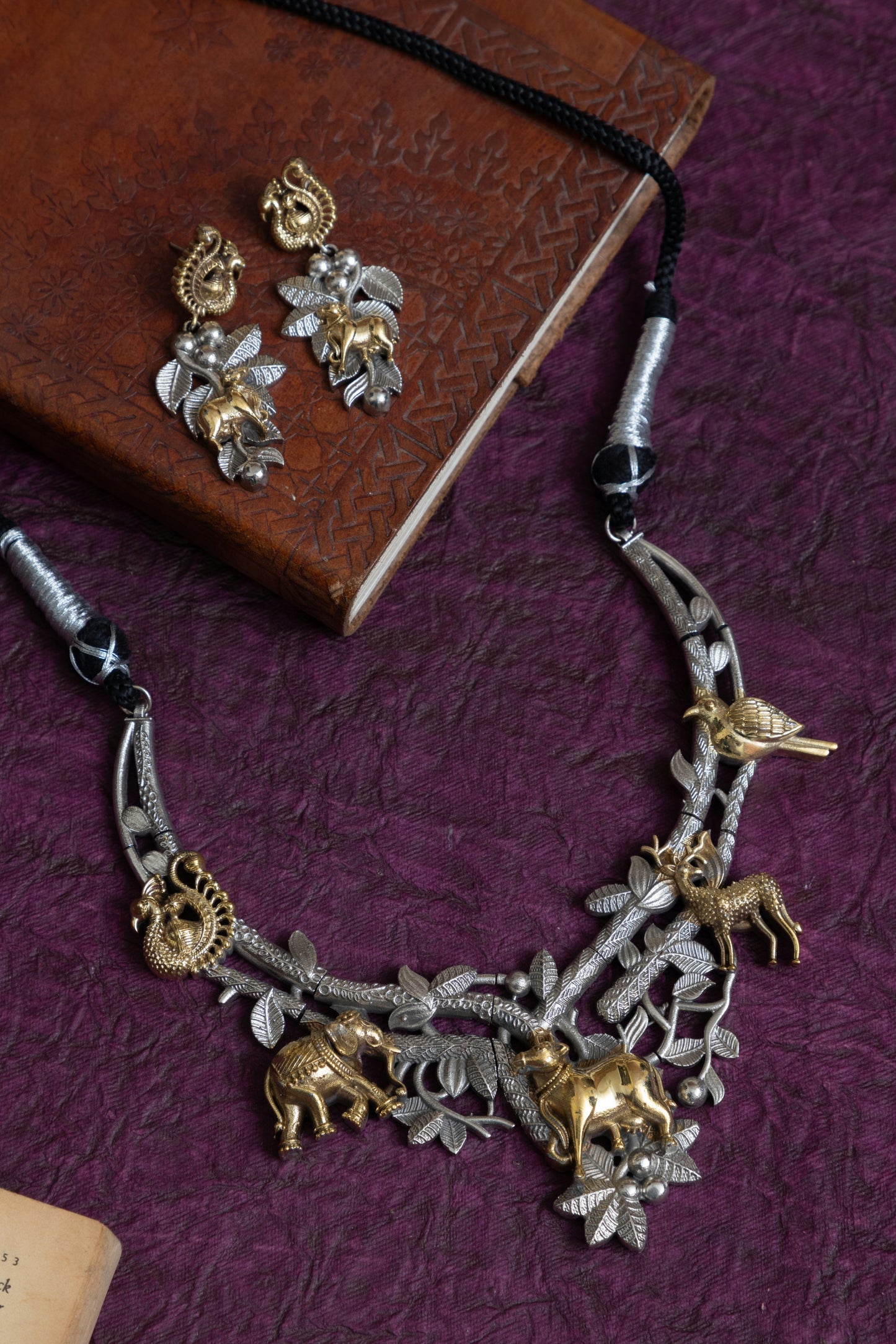 Twisha two tone fusion antique nandi choker