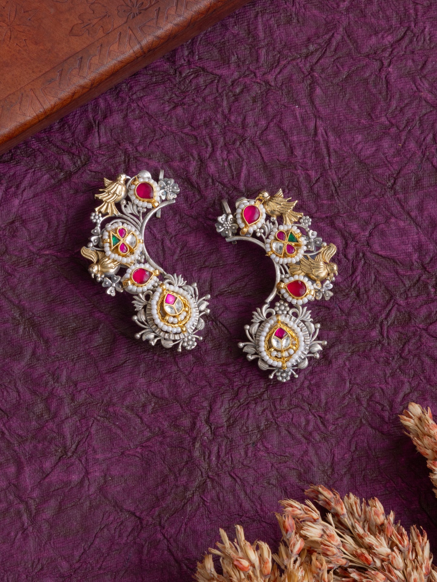 Kanika kundan earcuff