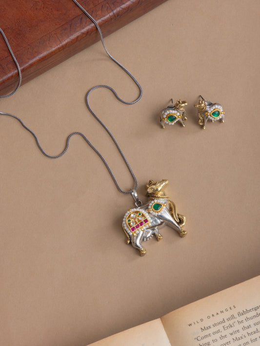 Nandi kundan pendant necklace