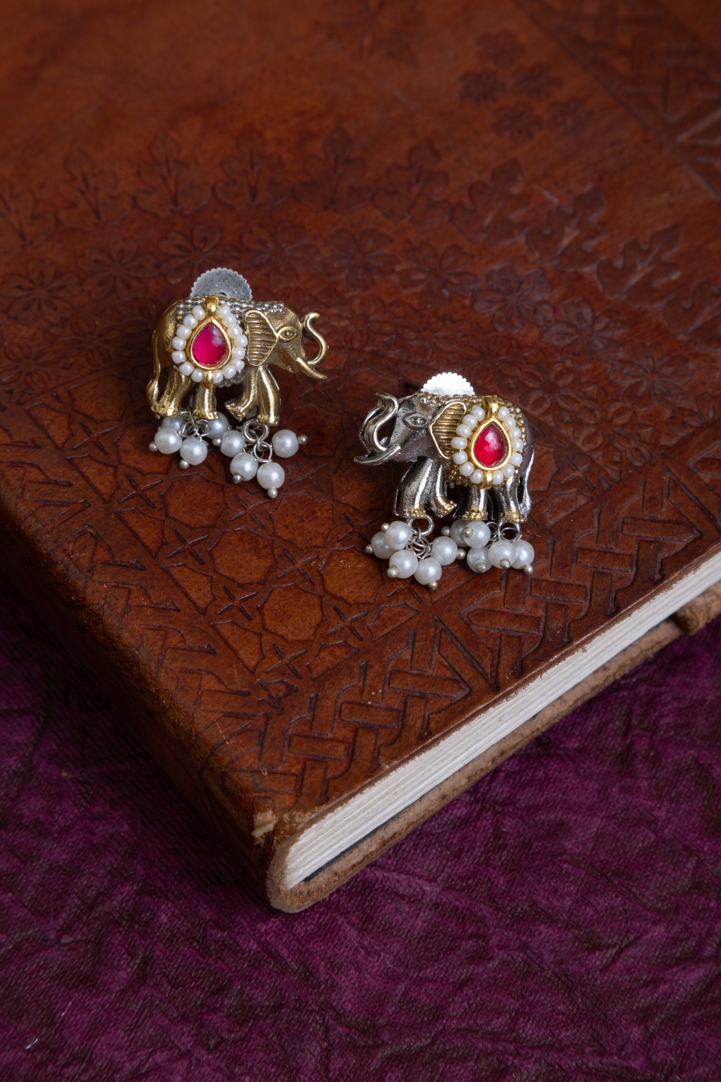 Sanu pachi kundan elephant choker with earrings