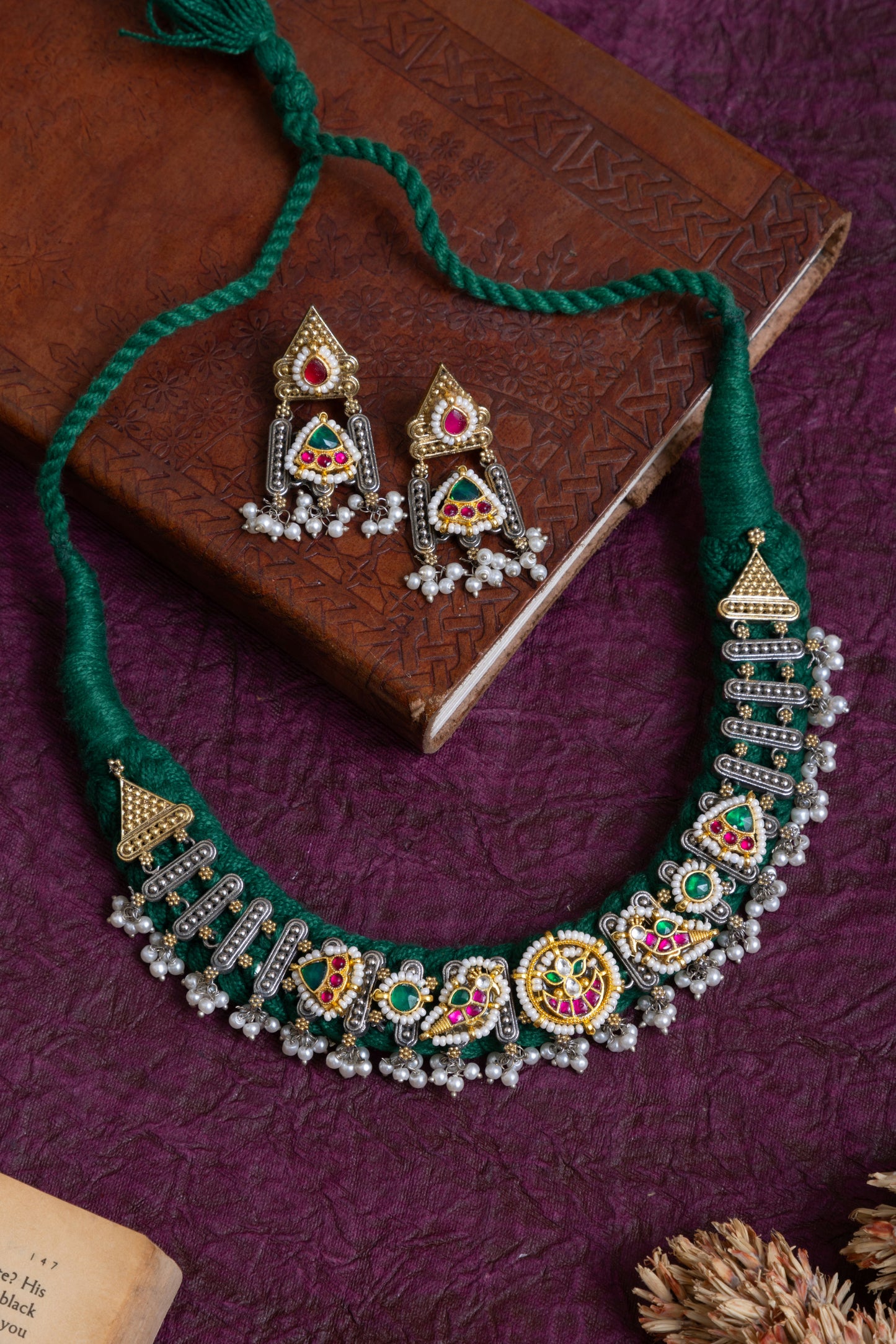 Archi pachi kundan thread choker with earrings