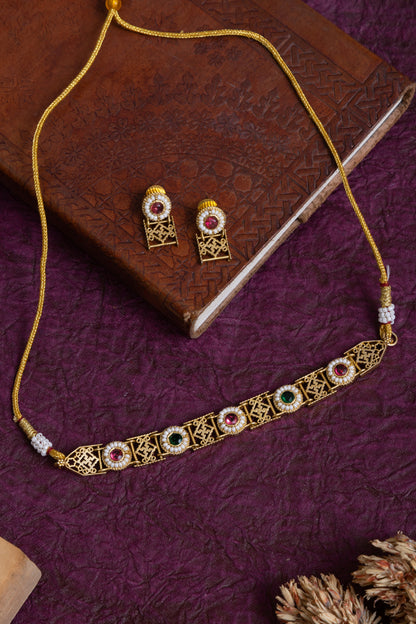 Anusha sleek gold choker