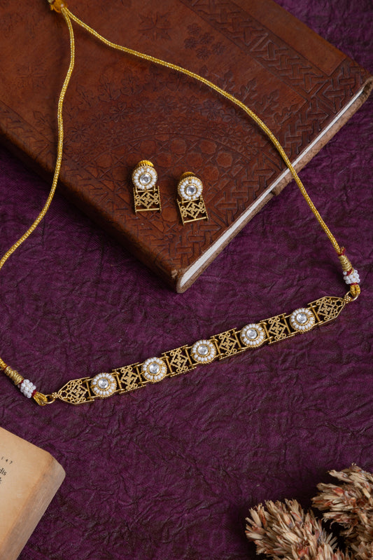 Anusha sleek gold choker