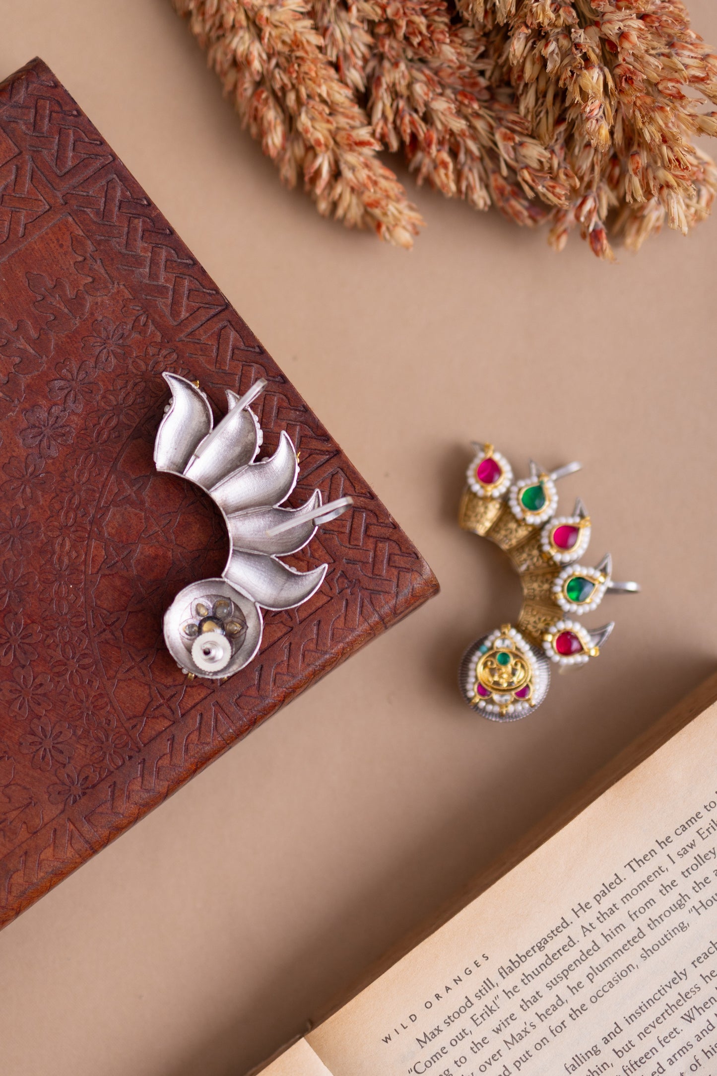 Flora kundan earcuff