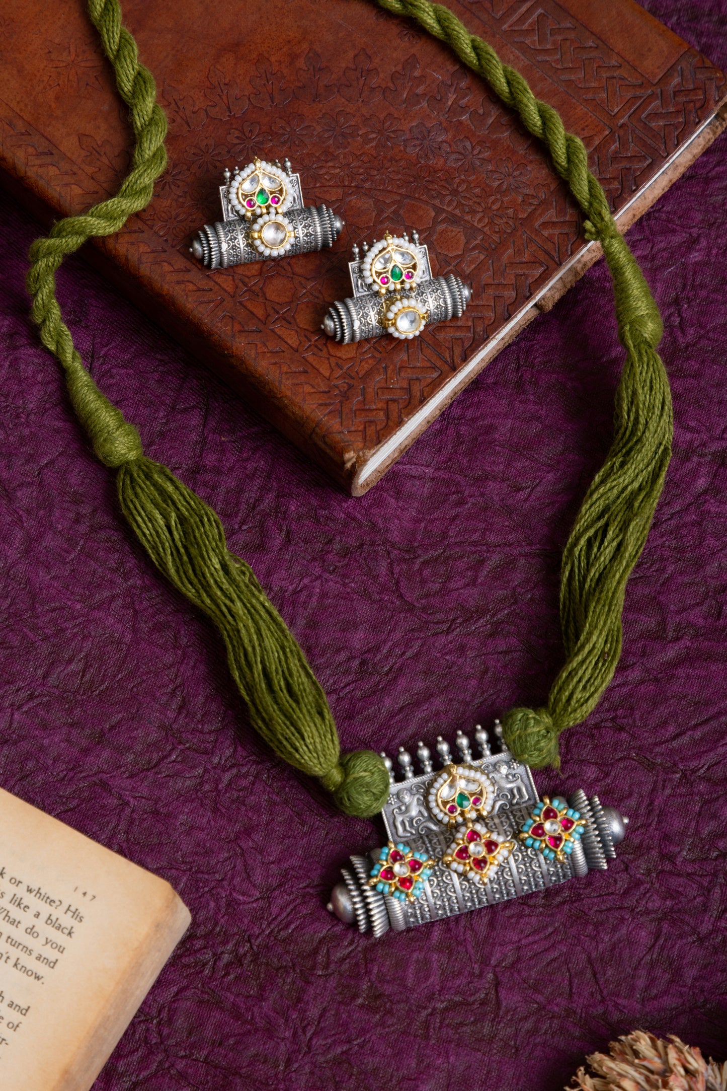 Raji pachi kundan thread necklace