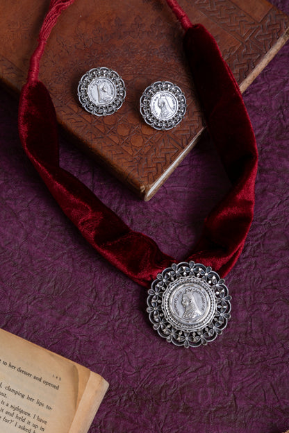 Victoria coin thread necklace with earrings