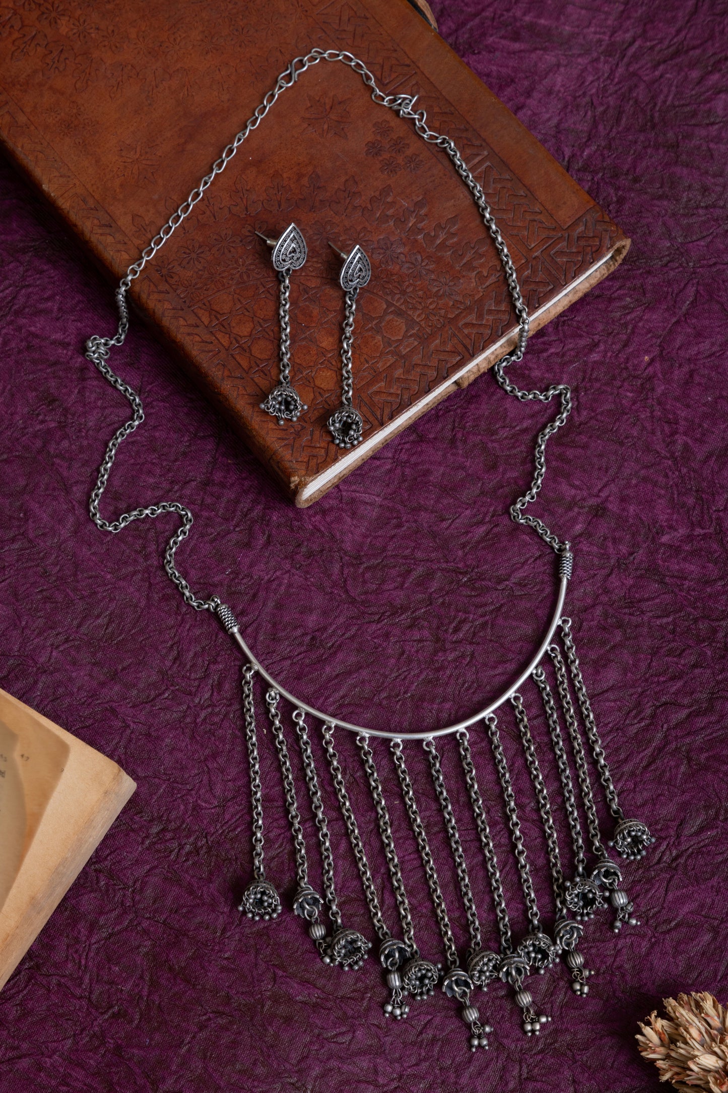 Shashi antique tribal hasli