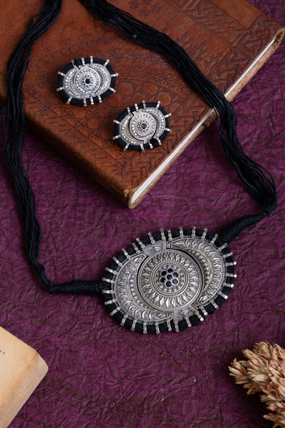 Tamanna antique thread necklace