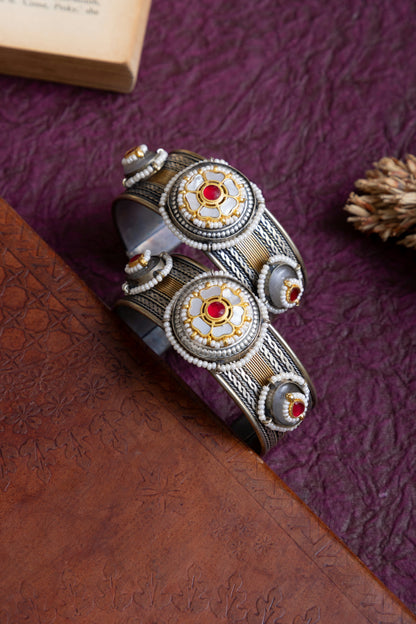 Mohana pachi kundan handcuff