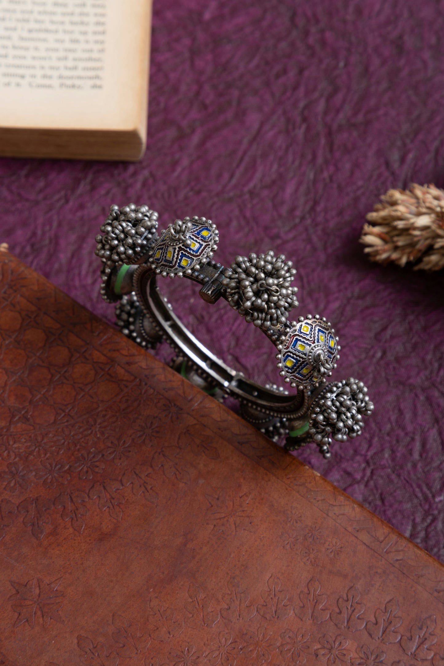 Minu antique tribal kada