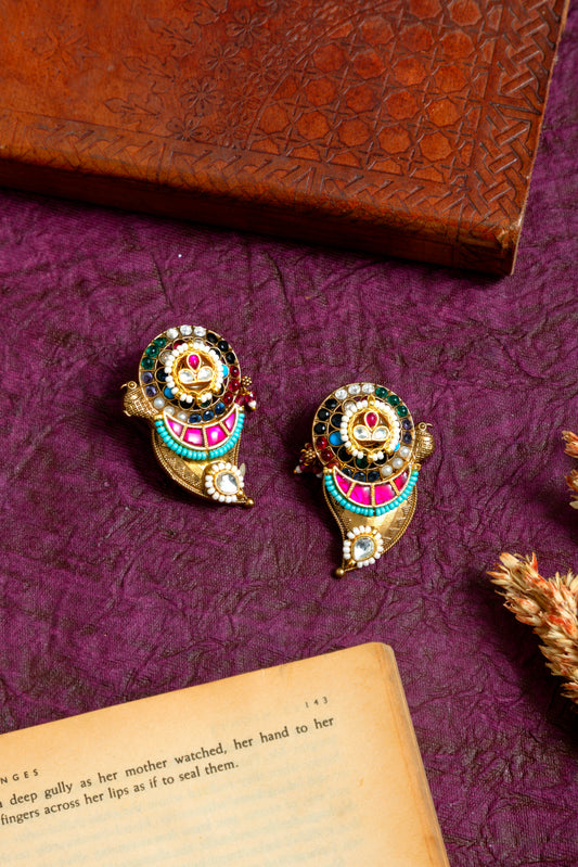 Suketa pachi kundan gold earrings