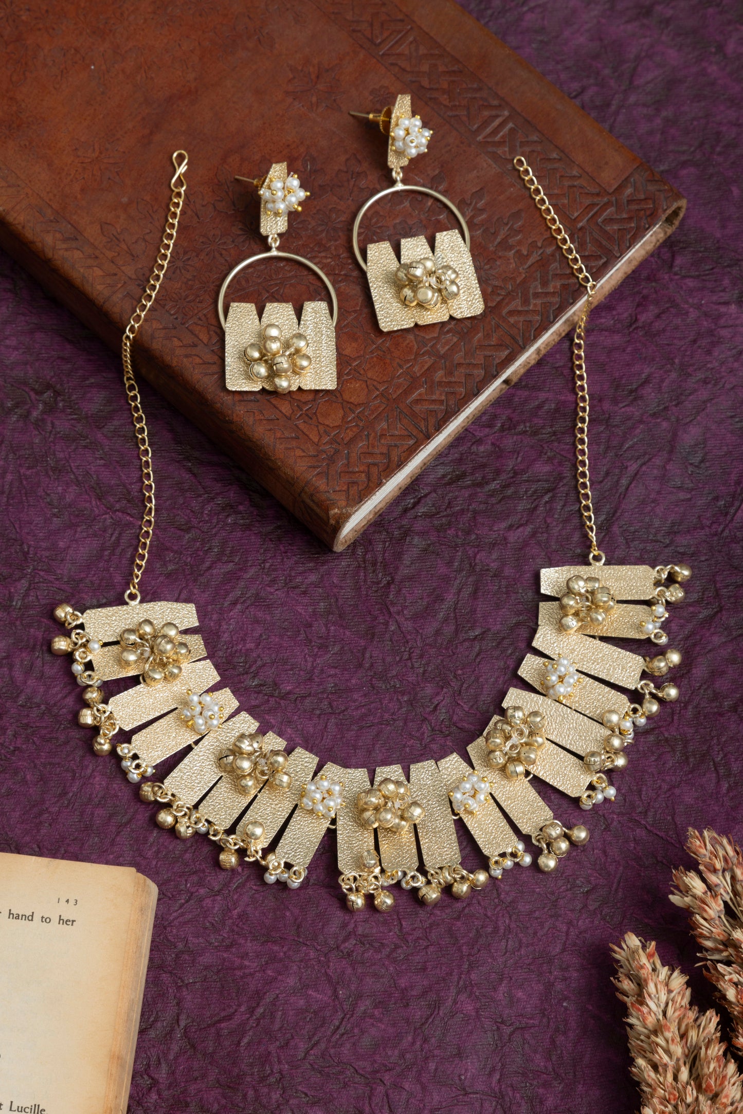 Reema gold necklace with chandbali