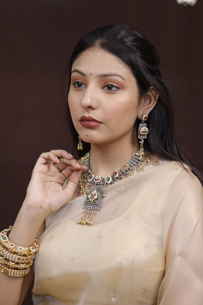 Lakshmi pachi kundan necklace