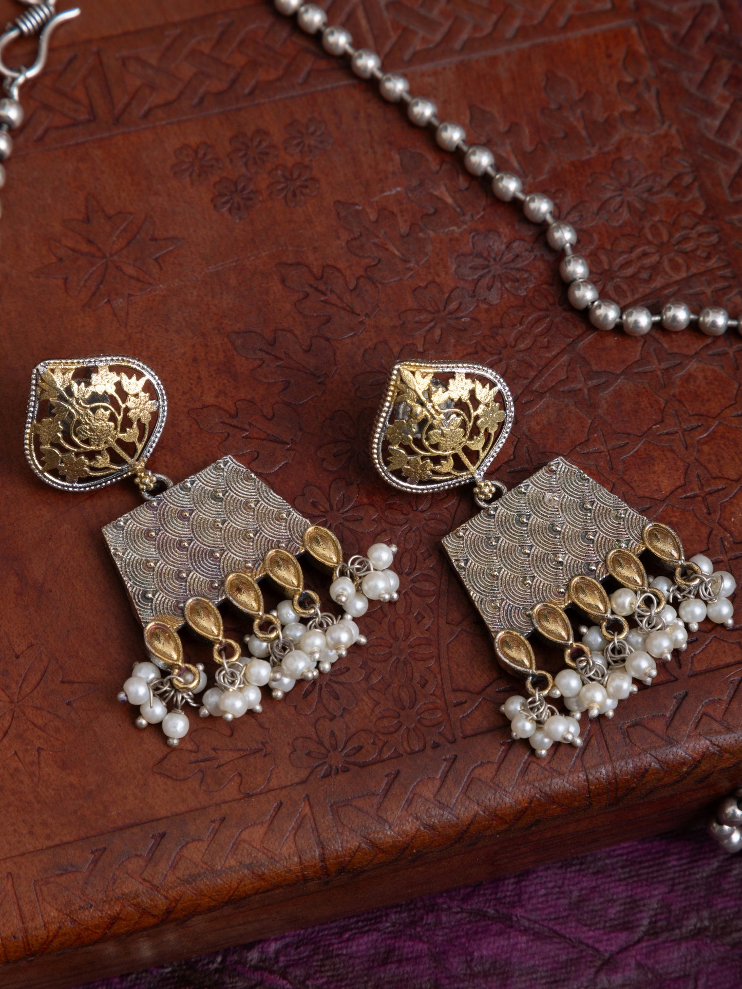 Sitara fusion dual tone necklace