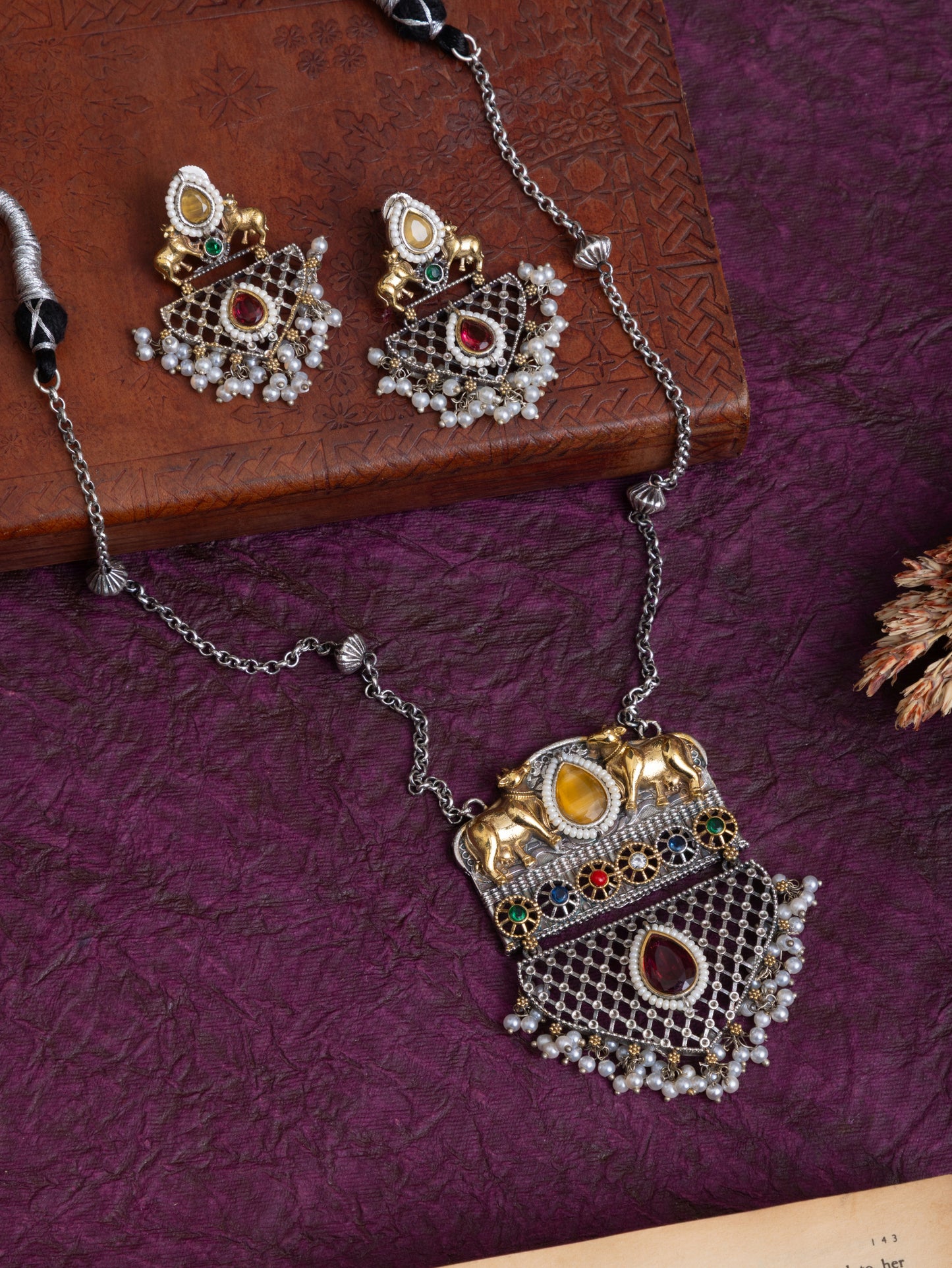 Rajvika fusion dual tone nandi necklace