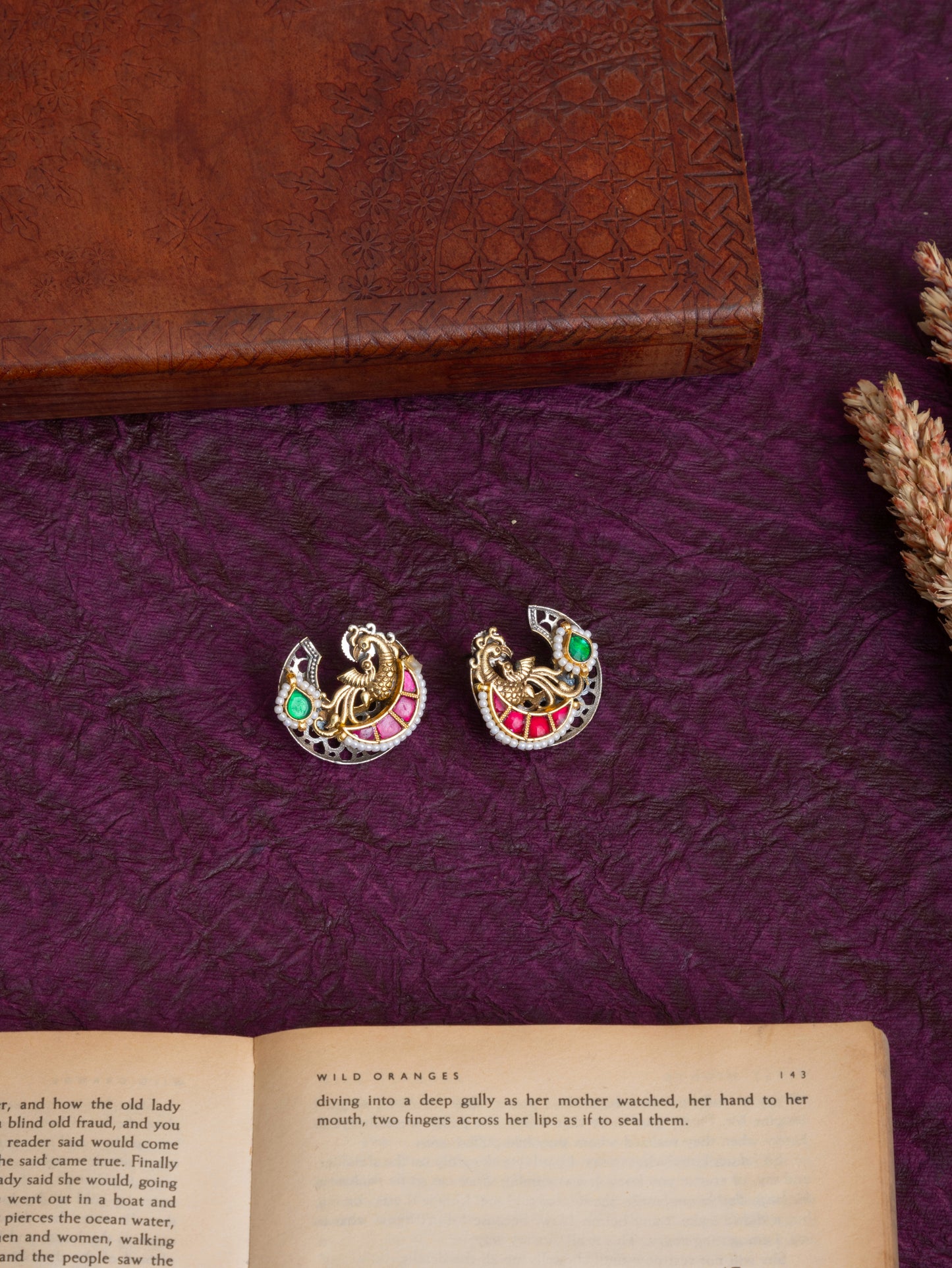 Pachi kundan studs