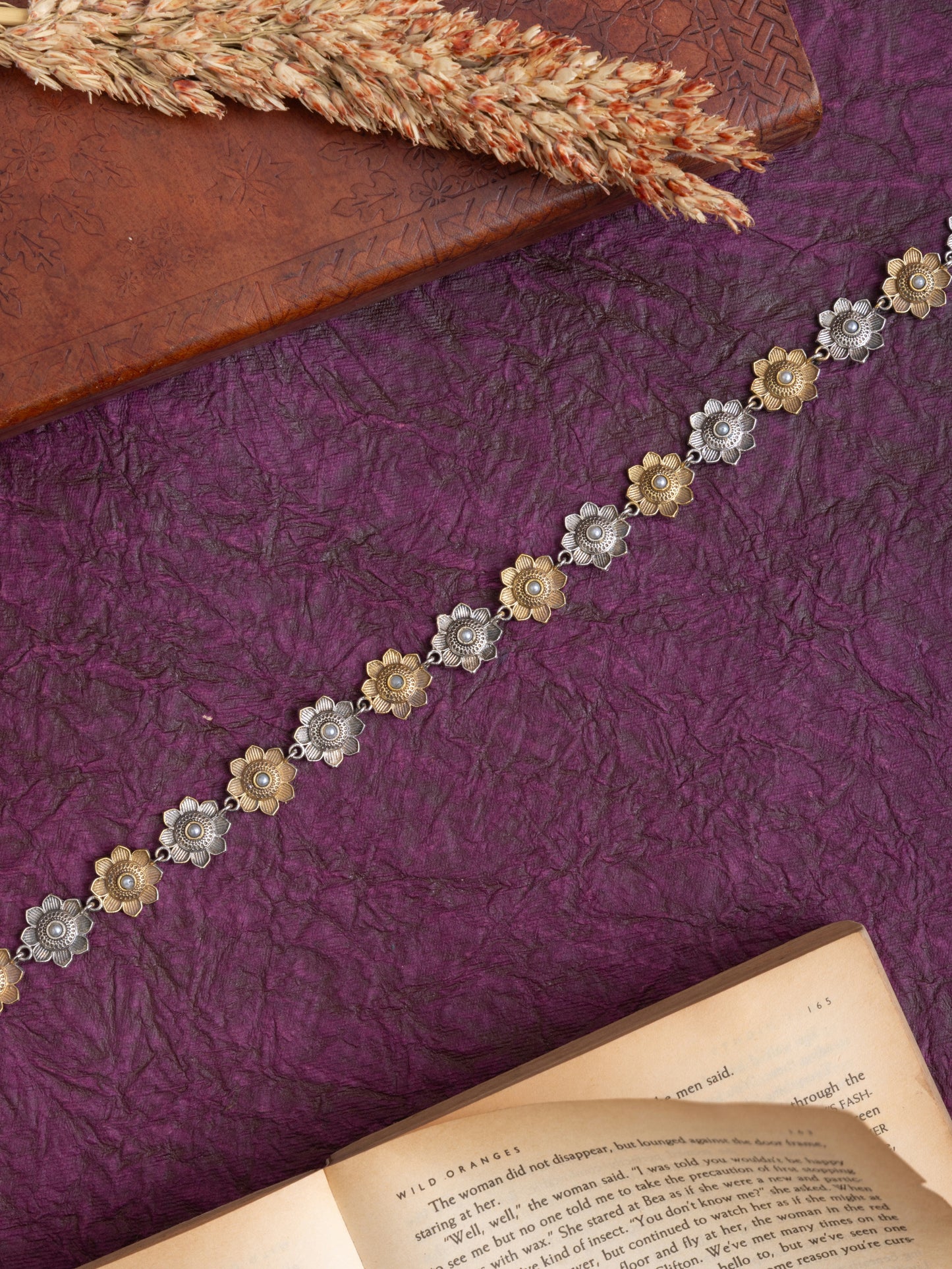 Dual tone flower kamarbandh