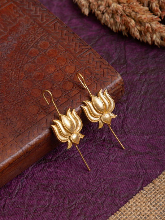 Lotus needle gold earcuff 🪷