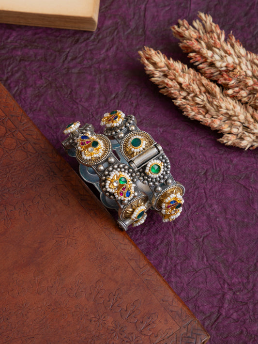 Ishq small size Pachi kundan kada