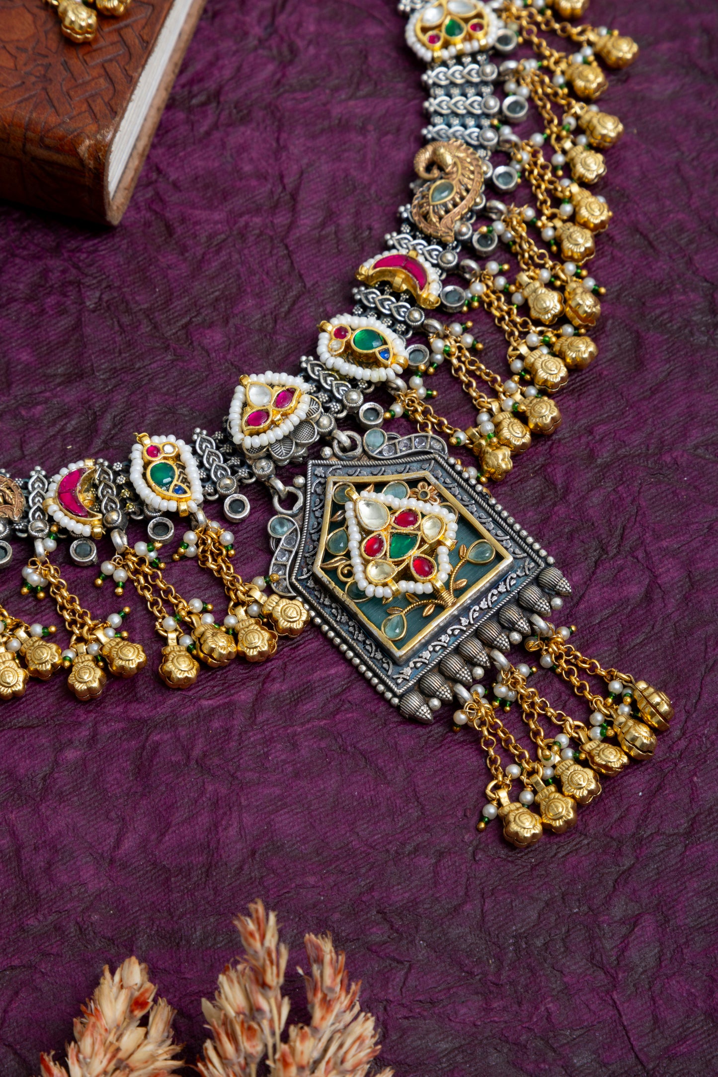 Lakshmi pachi kundan necklace