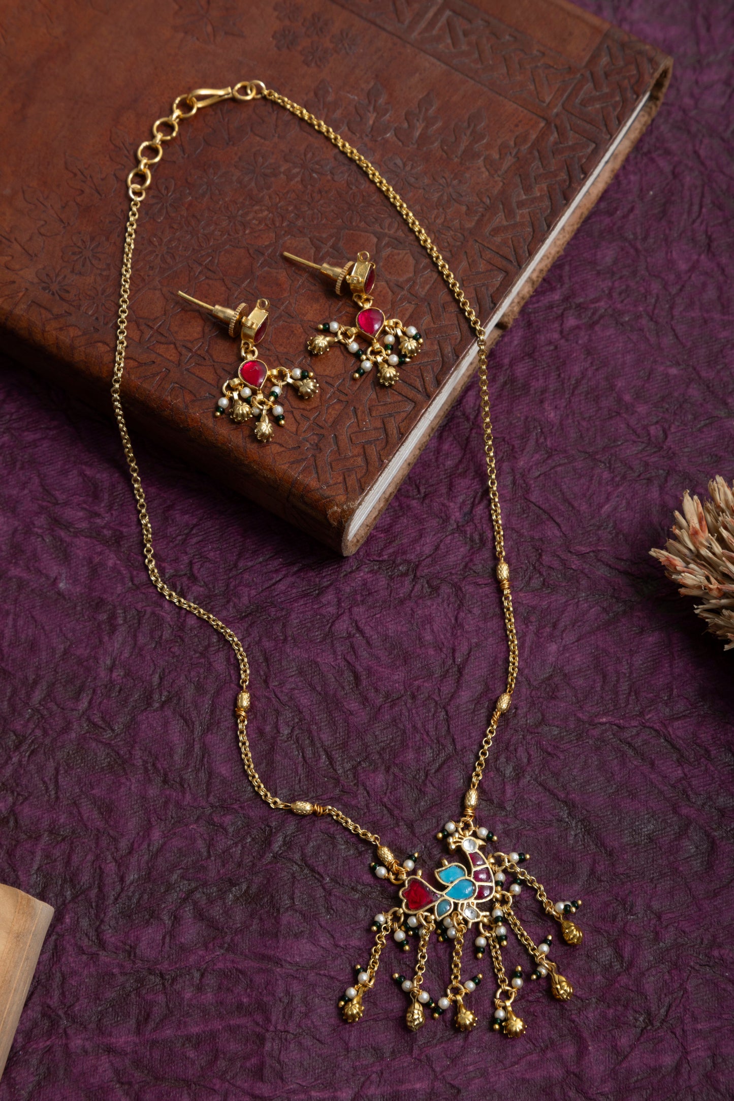 Mahek pachi kundan chain & earrings