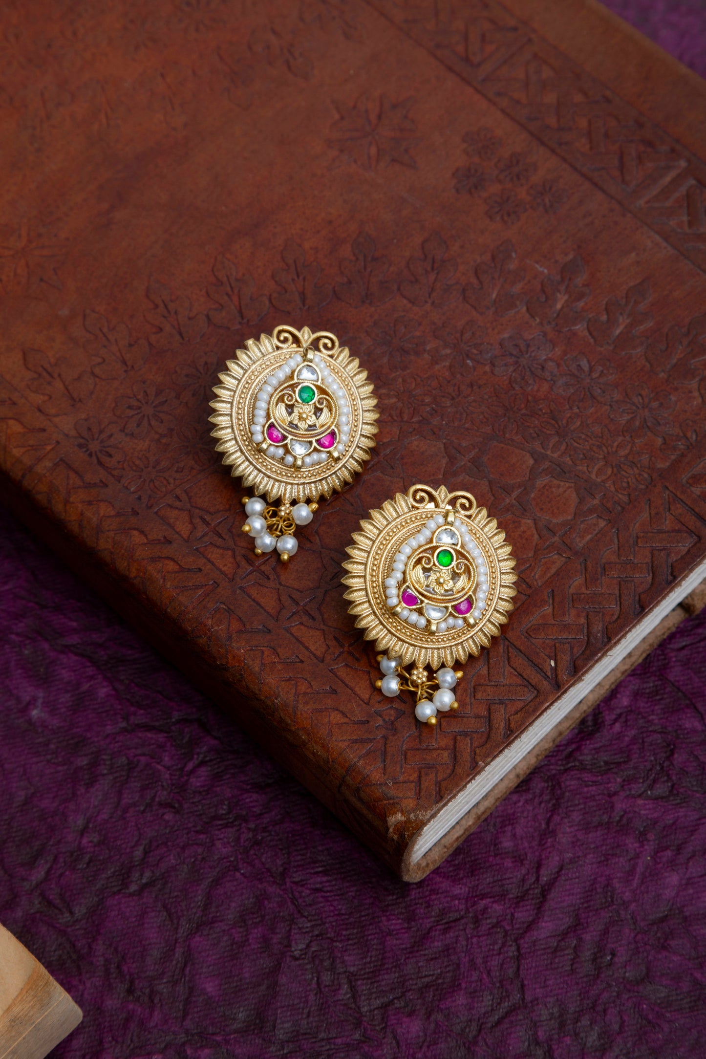 Kridha gold kundan studs