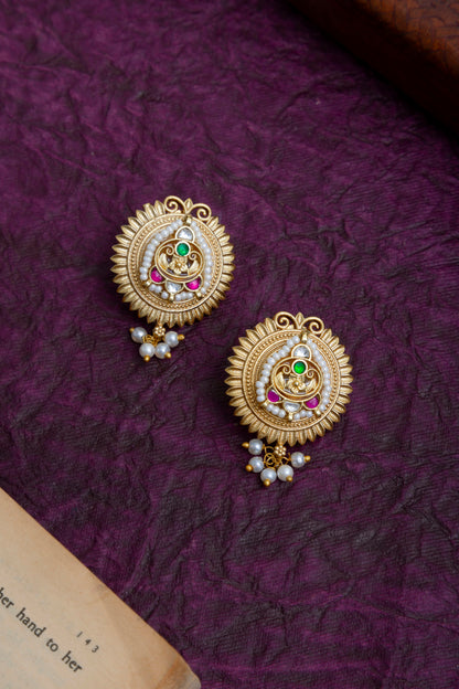 Kridha gold kundan studs