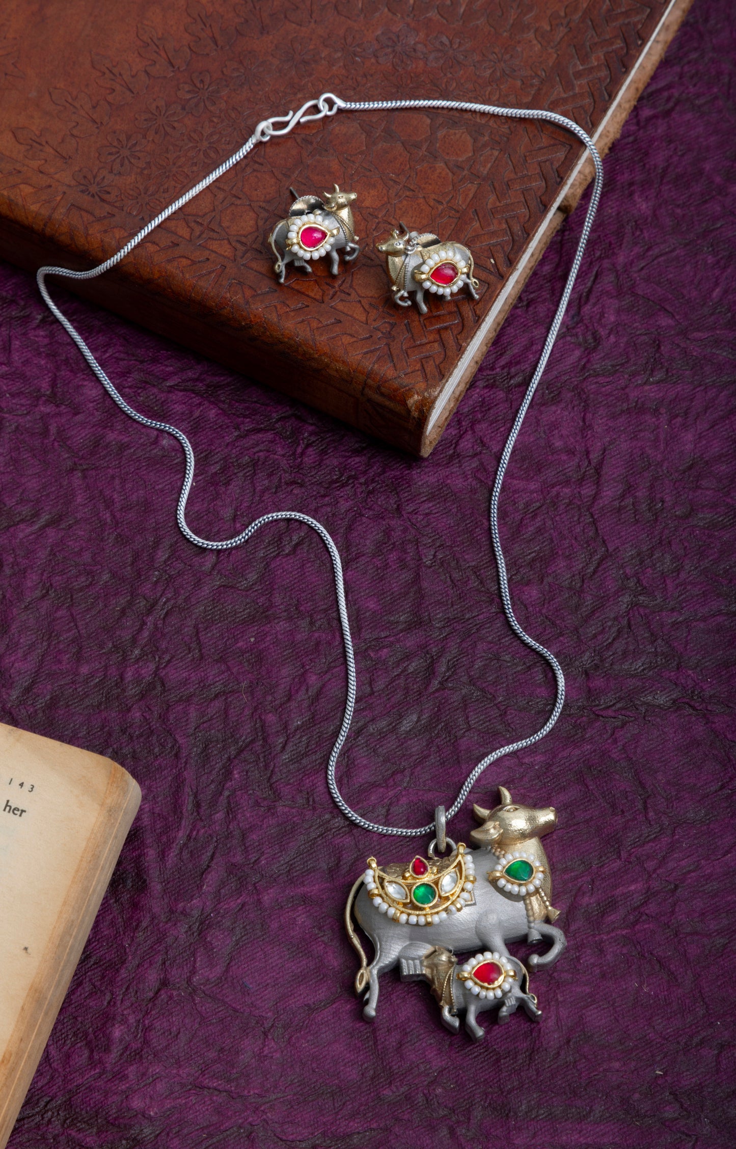 Pachi kundan nandi necklace