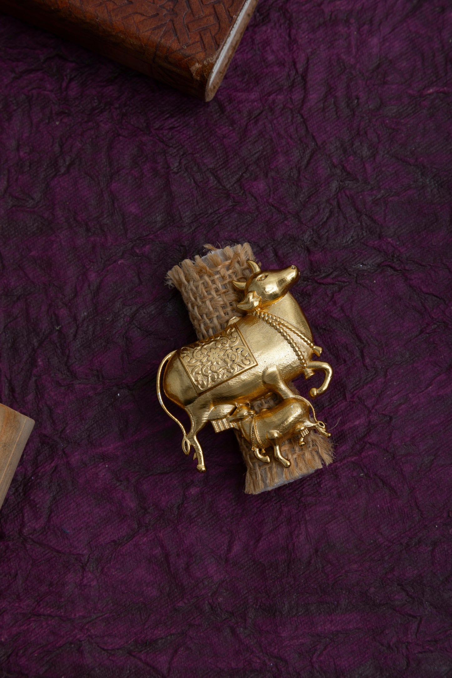 Gold nandi ring