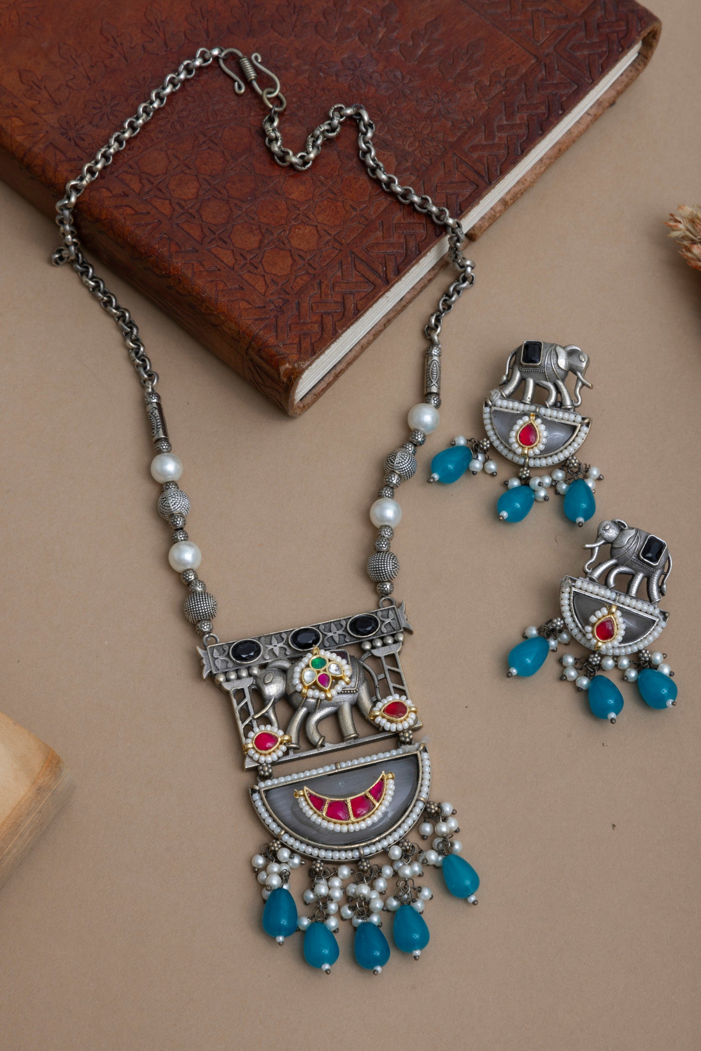 Nivedita pachi kundan elephant necklace
