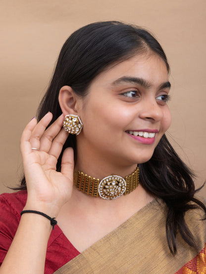 Srushti gold choker