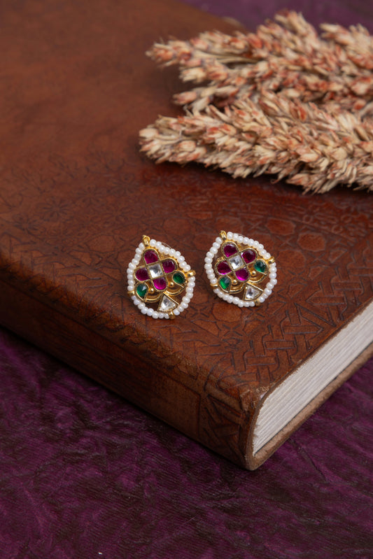 Aparna pachi kundan studs
