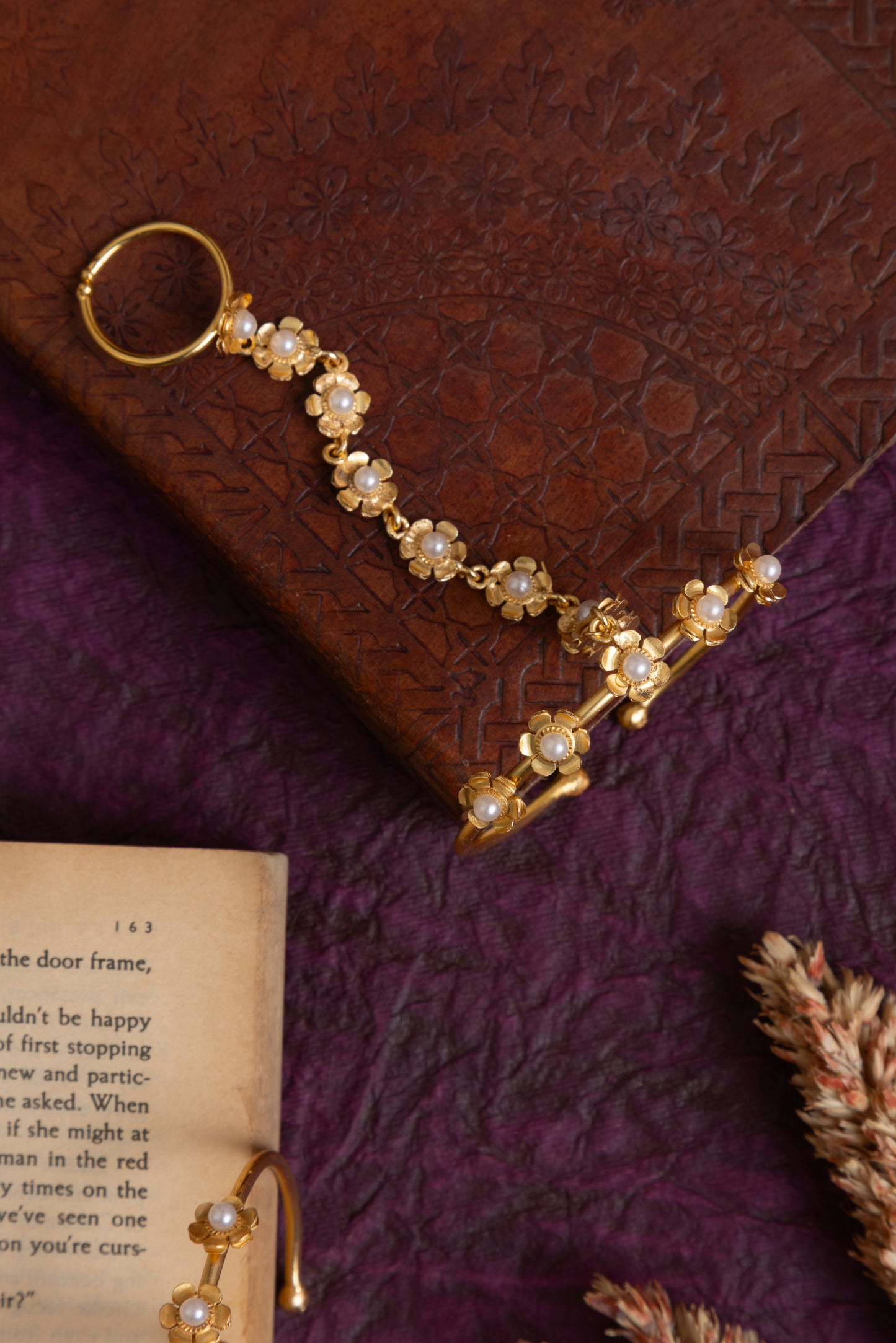 Single line flower hathphool