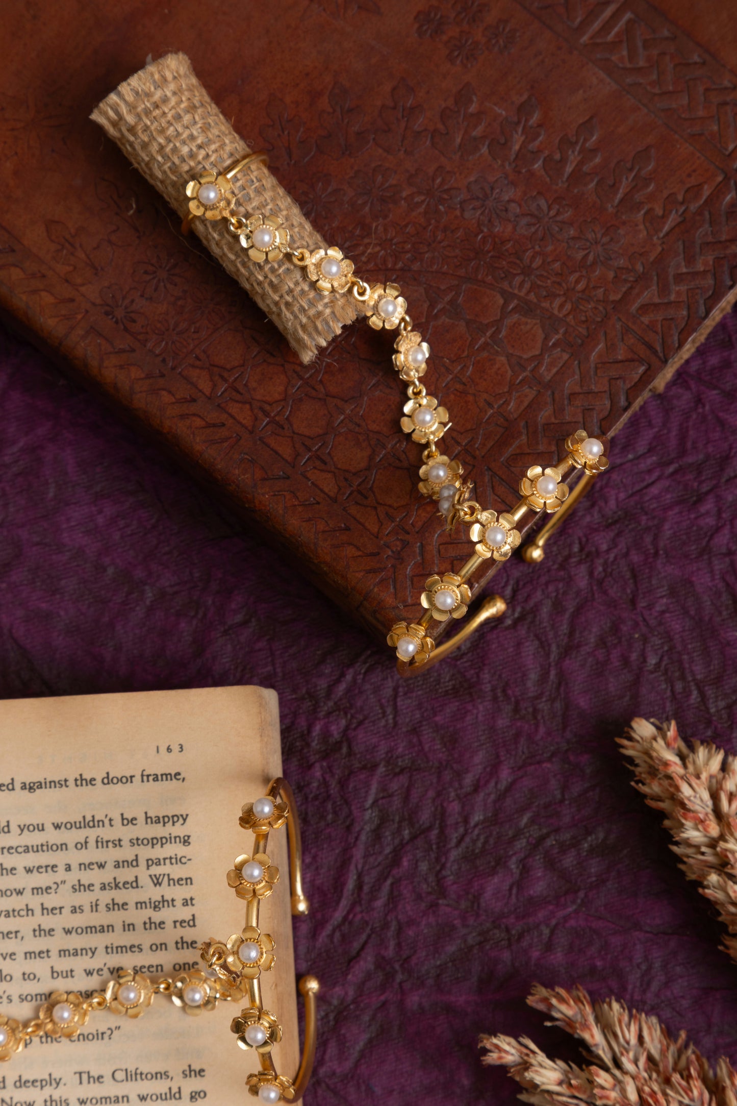 Single line flower hathphool